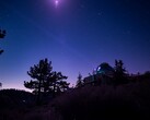 El Laboratorio del Telescopio de Comunicaciones Ópticas transmite su baliza de ocho láseres al transceptor láser de vuelo de las Comunicaciones Ópticas del Espacio Profundo (Fuente de la imagen: NASA y JPL-Caltech)