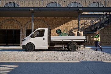 La nueva Ford Transit City eléctrica está llegando ya a los concesionarios europeos en varias configuraciones