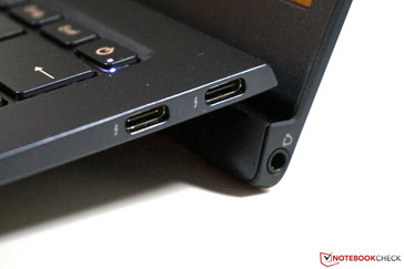 Lado derecho: 2x USB Type-C 3.1 Gen.2 (Thunderbolt 3), conector estéreo de 3,5 mm