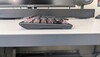 Vista lateral del teclado Turtle Beach Vulcan II TKL