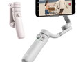 El DJI Osmo Mobile 5 es mucho más ligero que su predecesor. (Fuente de la imagen: DJI)