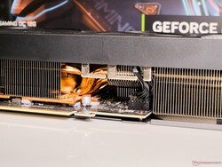 La RTX 4070 Super Gaming OC cuenta con ocho heatpipes de cobre