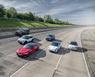 Coches eléctricos en una carretera británica (Fuente de la imagen: SMMT)