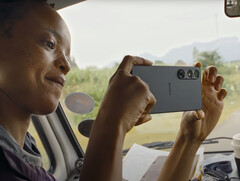 El próximo smartphone Xperia de Sony está &quot;potenciado&quot; por sus divisiones de cámara Alpha y reproductor de audio Walkman. (Fuente de la imagen: Sony)