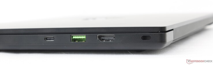 Derecha: USB-C 3.2 Gen. 2 con USB4 + DisplayPort 1.4 + Power Delivery, USB-A 3.2 Gen. 2, HDMI 2.1, bloqueo Kensington
