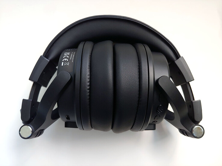 Completamente plegada. (Fuente de la imagen: Notebookcheck)