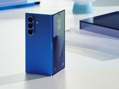 Samsung Galaxy Z Fold7 (en la imagen) utiliza titanio para su placa trasera. (Fuente de la imagen: Samsung)