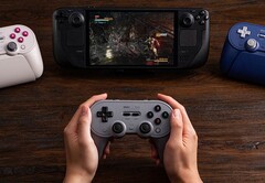 El mando 8BitDo Pro 3 puede conectarse a una Steam Deck a través de Bluetooth o USB. (Fuente de la imagen: 8BitDo)