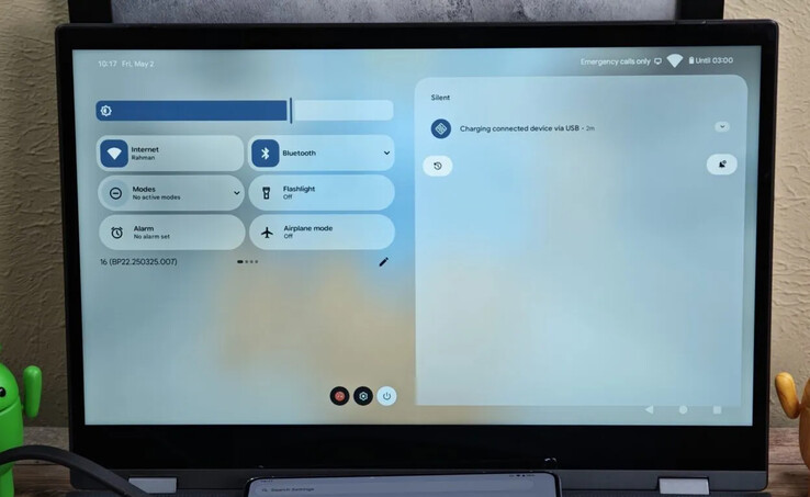 La vista de escritorio de Google parece tomar elementos de la interfaz de usuario utilizados en los seres Pixel Tablet y Pixel Fold. (Fuente de la imagen: Andorid Authority)