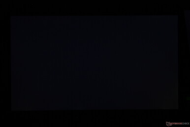El sangrado desigual de la luz de fondo es apenas perceptible ya que la pantalla es tan tenue en primer lugar
