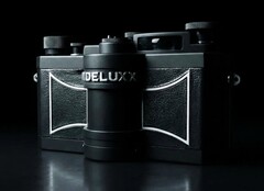 La WideluxX F10 tiene un diseño inusual con un objetivo que se mueve.