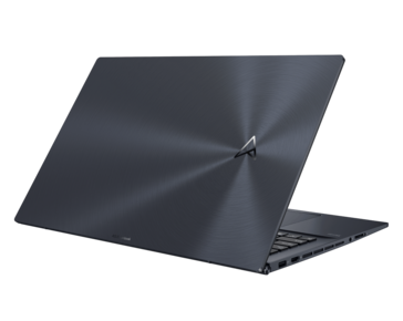 Asus Zenbook Pro 17 UM6702 - Izquierda. (Fuente de la imagen: Asus)