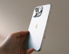 El iPhone Apple recibirá un nuevo diseño en 2027. (Fuente de la imagen: Cătălin Dumitrașcu)