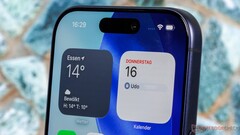 Los próximos buques insignia de Android podrían recibir una lente frontal similar a la cámara Center Stage de 18 MP de Apple, con una resolución mucho mayor.