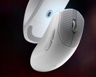 Ratón inalámbrico para juegos Corsair Sabre V2 Pro Ultralight en blanco con cinta de agarre incluida. 