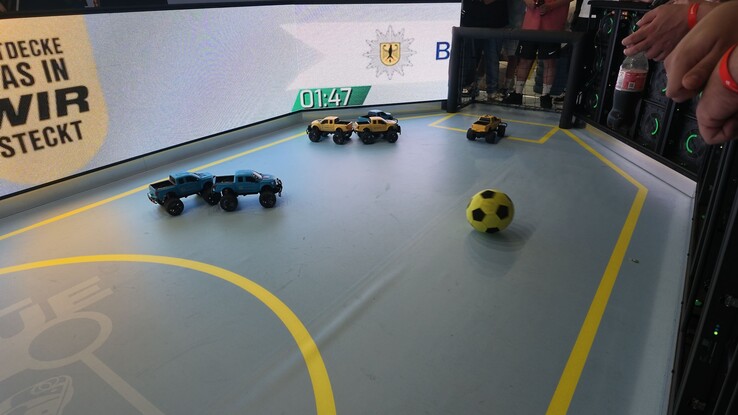 También puede jugar a Rocket League con coches «reales» (RC)