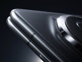 Incluso plegada, la Honor Magic V3 sólo tiene 9,2 milímetros de grosor. (Fuente de la imagen: Honor)