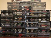 Una colección de discos físicos de PlayStation 1, incluidas las cajas