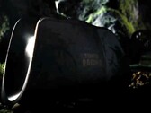 La imagen oscurecida muestra la base de carga del 8BitDo Pro 3, edición Tomb Raider.