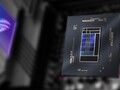 El Intel Core i9-12900K es un chip híbrido con 16 núcleos y 24 hilos. (Fuente de la imagen: Intel/Asus (placa Z590-E) - editada)