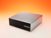 El Lenovo SFF RTX Spark tiene un acabado mínimo de doble tono.
