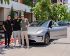 Este Tesla Model Y es el primer vehículo de la historia que se entrega de forma autónoma (Fuente de la imagen: Tesla)