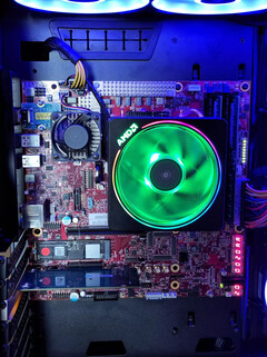 sistema de prueba AMD Ryzen 7000 de 6C/12T con una SSD PCIe Gen5 alimentada por el controlador Phison E26. (Fuente de la imagen: Tom&#039;s Hardware)