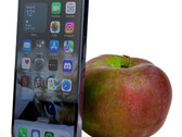 La batería del Apple iPhone 14 Pro dura más o menos lo mismo que la del modelo anterior. (Fuente de la imagen: NotebookCheck)