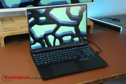 El XMG Core 15 M24, proporcionado por Schenker