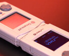 El 8BitMods VMU Pro también ofrece carga USB Tipo-C. (Fuente de la imagen: 8BitMods)