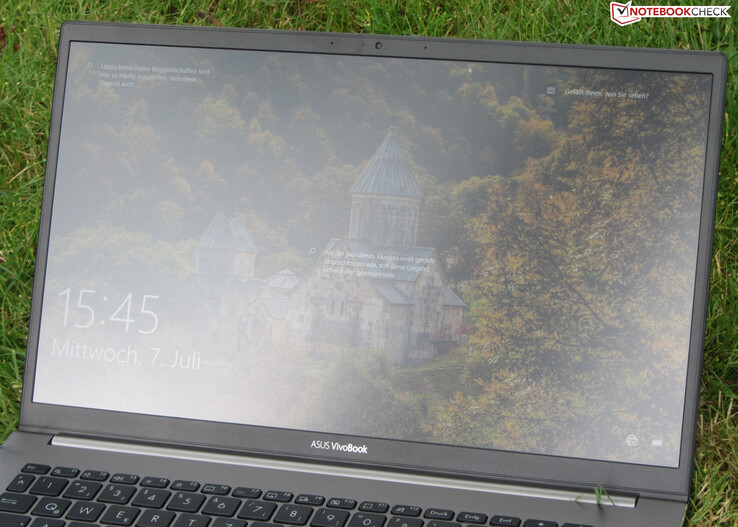 El Vivobook al aire libre.