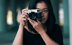 Con su visor híbrido, la Fujifilm X-Pro 3 es una de las cámaras sin espejo más inusuales del mercado
