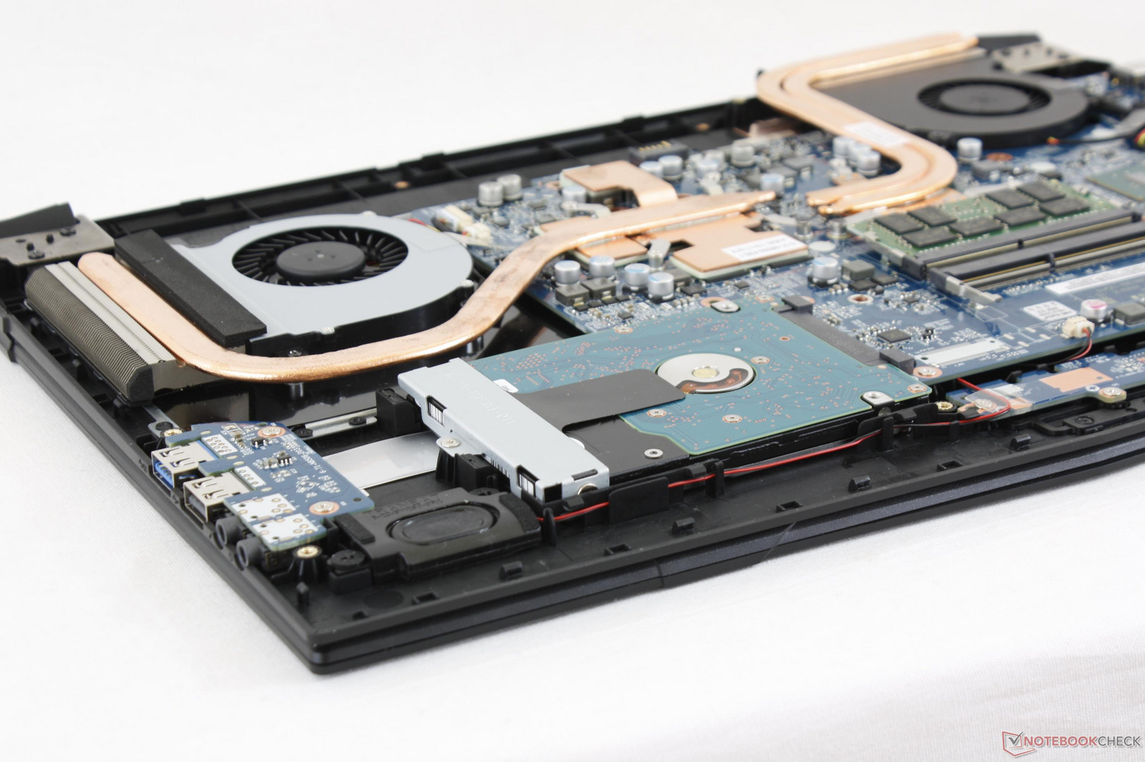 Análisis breve del portátil Gigabyte Sabre 15 (i7-7700HQ 