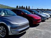 Tesla está aumentando la producción del Modelo Y Juniper 2026 en cuatro fábricas mundiales a la vez (Fuente de la imagen: OmeadAfshar/X)