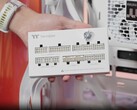 El módulo Dock de la fuente de alimentación Thermaltake Dockpower FI.