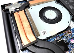 El único ventilador se encarga de refrigerar tanto la CPU como la GPU