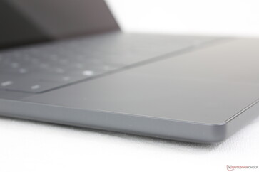 El borde delantero ya no es cónico para un aspecto más cuadrado y rígido