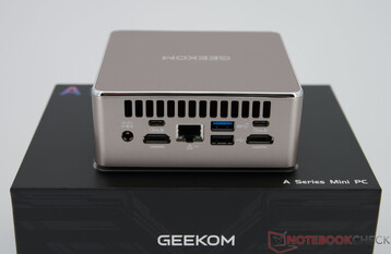Geekom A5 2027 Edition - Conexiones en el panel trasero