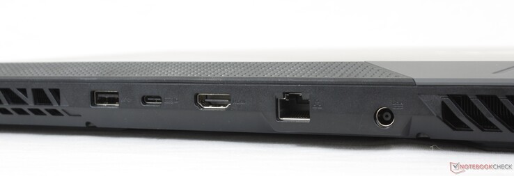 Parte trasera: USB-A 3.2 Gen. 1, USB-C 3.2 Gen. 2 con Power Delivery + DisplayPort, HDMI 2.0b, RJ-45 1 Gbps, adaptador de CA