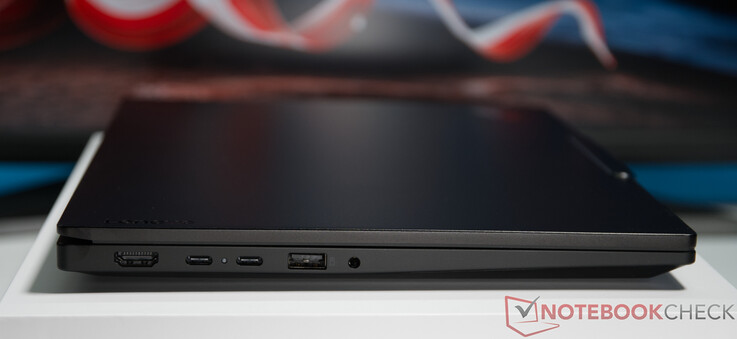 Puertos: HDMI 2.1, hasta 4K/60 Hz, 2 puertos USB-C (USB4 a 40 Gbps), con USB PD de 15 a 65 W y DisplayPort 1.4a, 1 puerto USB-A (USB a 10 Gbps), Always On, 1 conector combinado para auriculares/micrófono (3,5 mm)