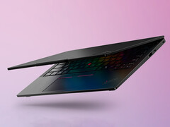 El ThinkPad T14s Gen 7 de Lenovo, basado en el Snapdragon X2, pesa tan solo 1,19 kg.