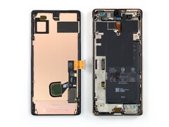 Google ha comenzado a publicar manuales de reparación gratuitos de la serie Pixel 7. (Fuente de la imagen: iFixit)