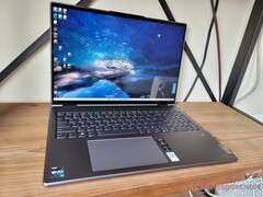 El Lenovo Yoga 7i 16 IAP7 ya está a la venta con la gráfica Intel Arc A370M por 1.400 dólares