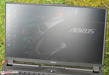 Aorus 17 al aire libre