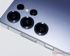 El auge de los buques insignia con baterías de más de 7.000 mAh podría dejar pronto en la sombra al Galaxy S25 Ultra. (Fuente de la imagen: Notebookcheck)