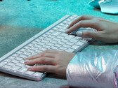 El Logitech MX Keys S estará disponible en dos colores. (Fuente de la imagen: Roland Quandt & WinFuture)