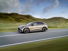 El SUV eléctrico Mercedes-Benz AMG EQE 43 4MATIC ya puede encargarse en Europa. (Fuente de la imagen: Mercedes-Benz)