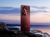 El Oppo F25 Pro 5G cuenta con una parte trasera texturizada opcional en un llamativo color rojo. (Imagen: Oppo)