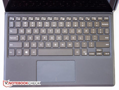 el teclado ofrece una sólida experiencia de mecnaografiado en su mayor parte