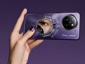 Xiaomi ha incrustado un pequeño elemento de espejo en la parte trasera del CIVI 4 Pro para su última colaboración con Disney. (Fuente de la imagen: Xiaomi)